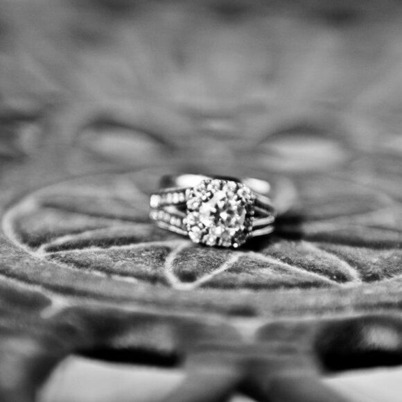 Stunning Diamond Ring - Picture 6 of 8